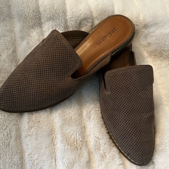 Mules - Picture 1 of 6